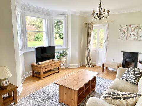 Popular Airbnb listing: Moseley Lodge, central Malvern in Malvern