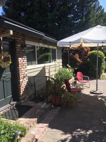 Silicon Valley WFH Retreat w/Patio Garden 2Br/2Ba gallery image 4