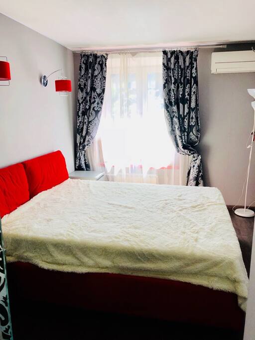 Queen size bed