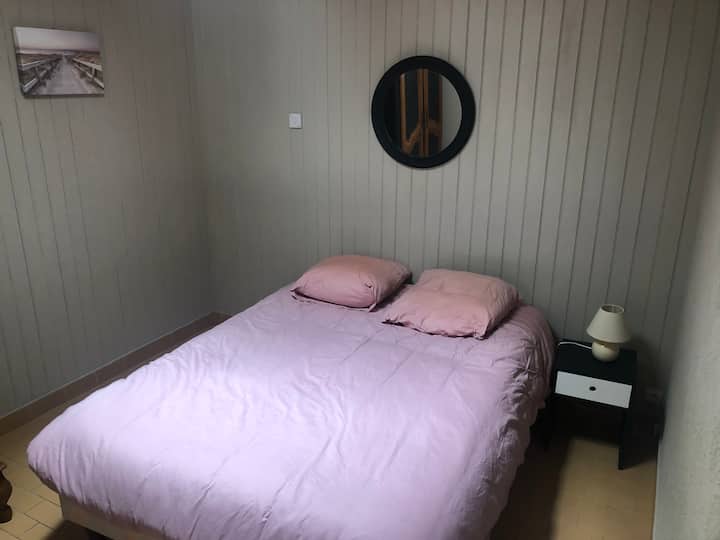 Спалня с легло в 140 