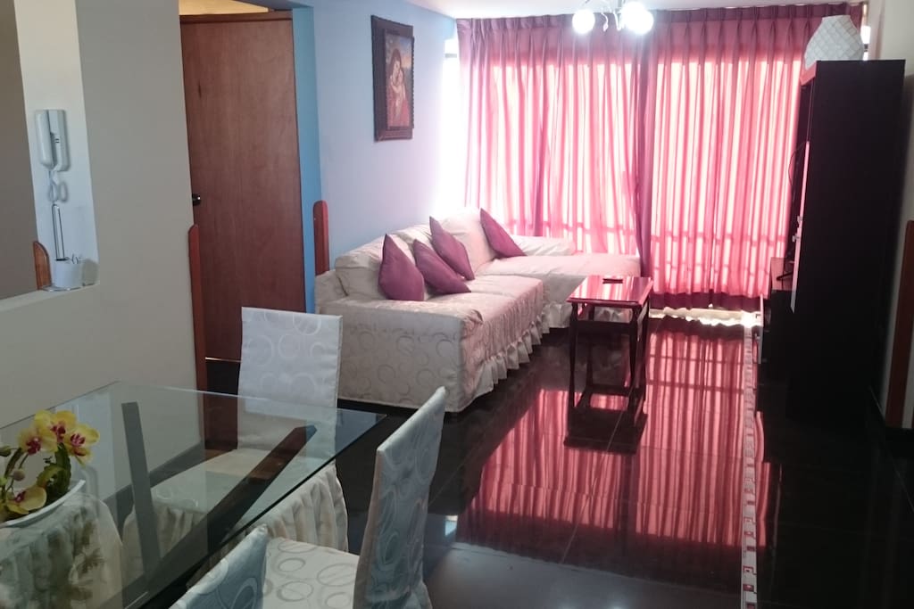 COMEDOR Y SALA / DINNING AND LIVING ROOM