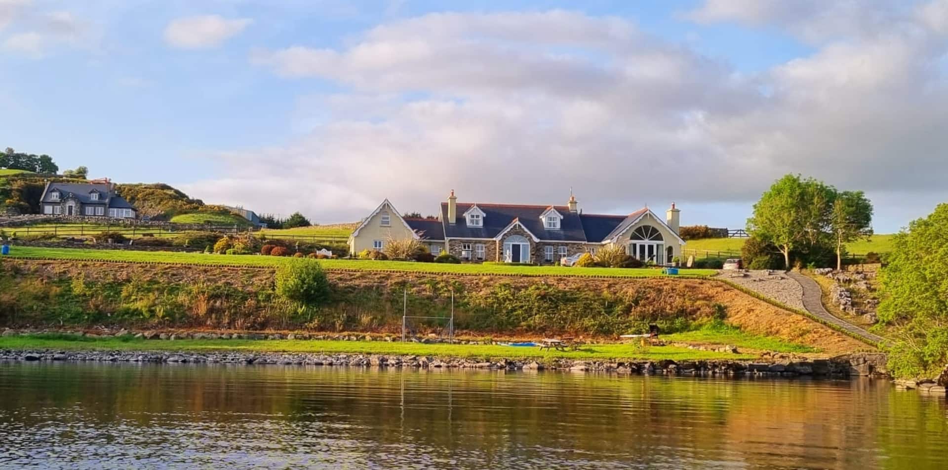 Lakeshore Cottage, and fishing, Connemara, Galway0