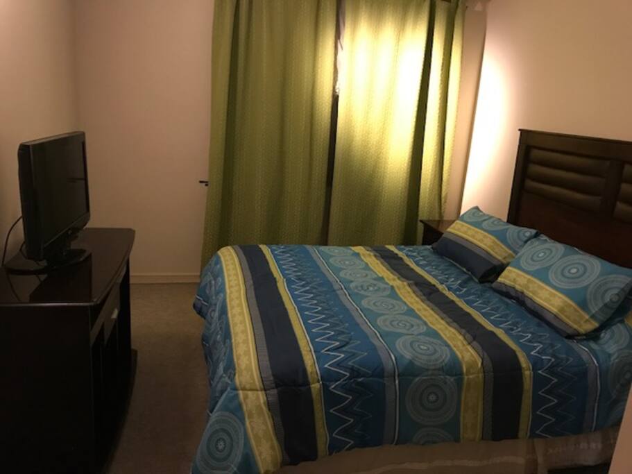 Dormitorio Principal con baño privado y walking closet, tv cable y wifi