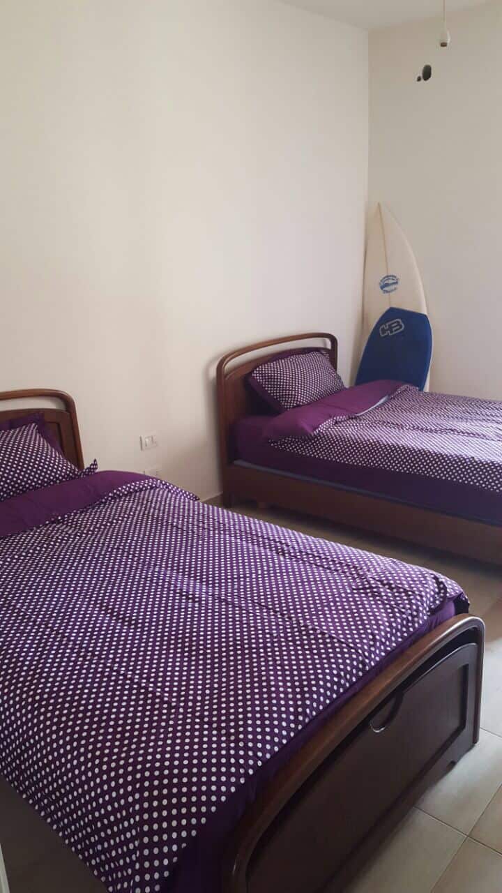 Chambre 2 avec 2 lits et balcon / room number 2 with 2 beds and a balcony