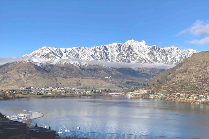 Luxurious Contemporary 4 Bedroom Home - Queenstown