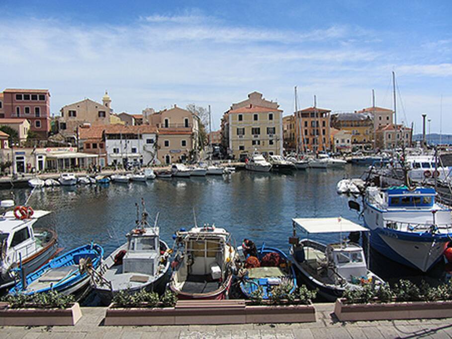Cala gavetta Harbour
