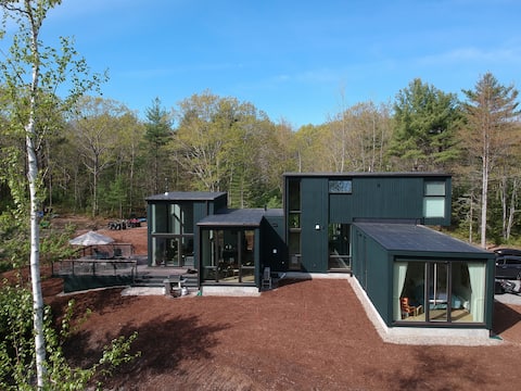Green Camp | Modern Retreat Among The Pines