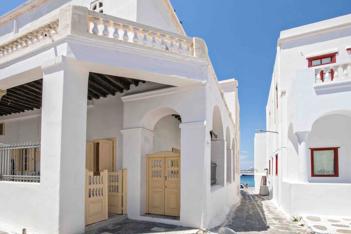 Cambanis Mansion-Mykonos splendid old world charm gallery image 2