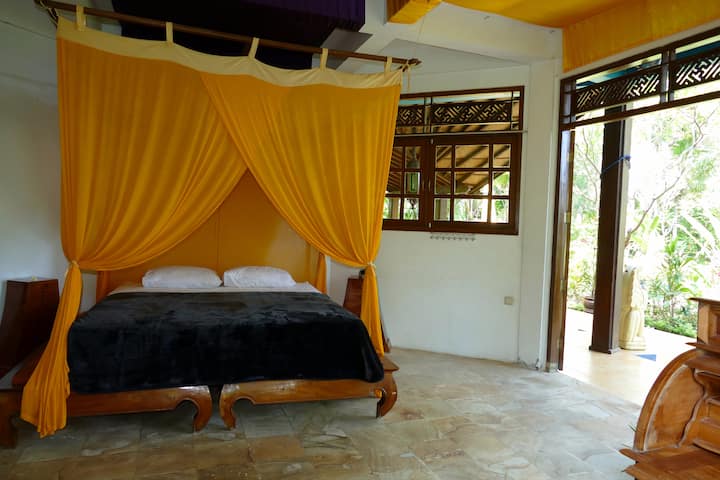 אתם יכולים לבחור: מיטה אחת או שתיים למטה