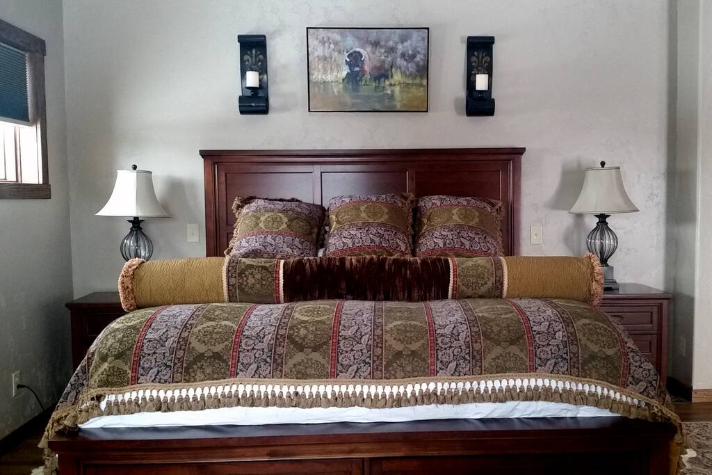 Super Comfy King Size Bed!