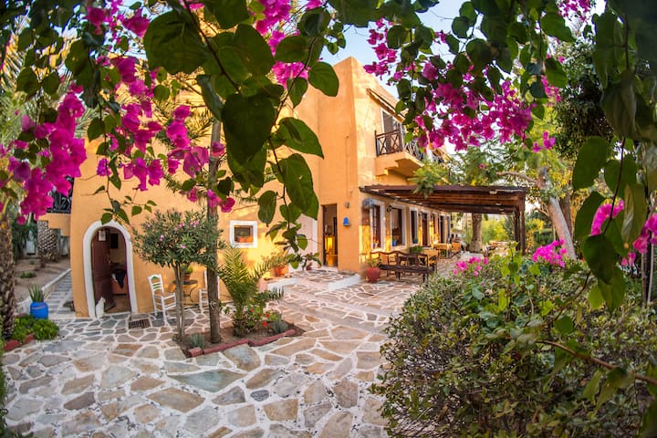 Traditional, romantic and awarded B&B