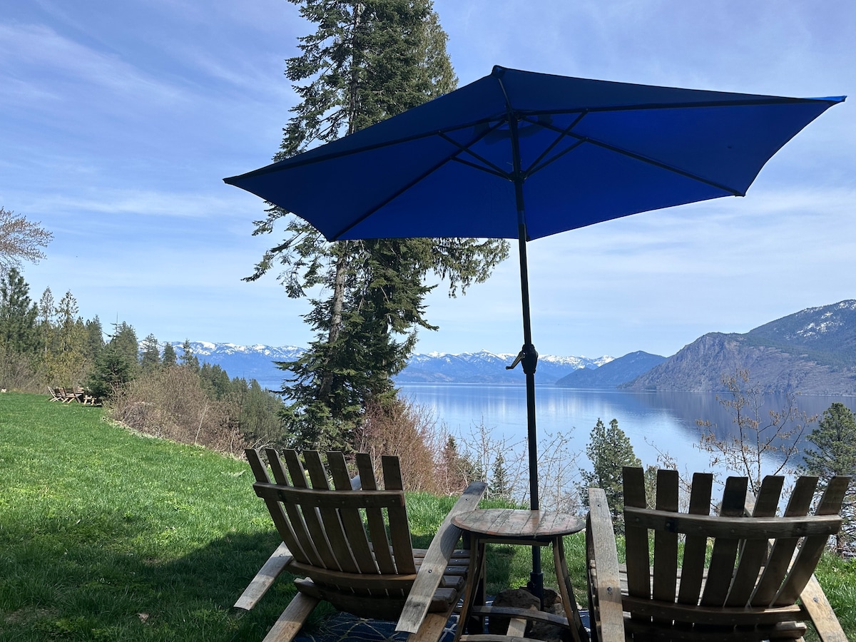 Tiny Home Paradise Stay w/ Lake & Mountain Views Tiny houses for Rent