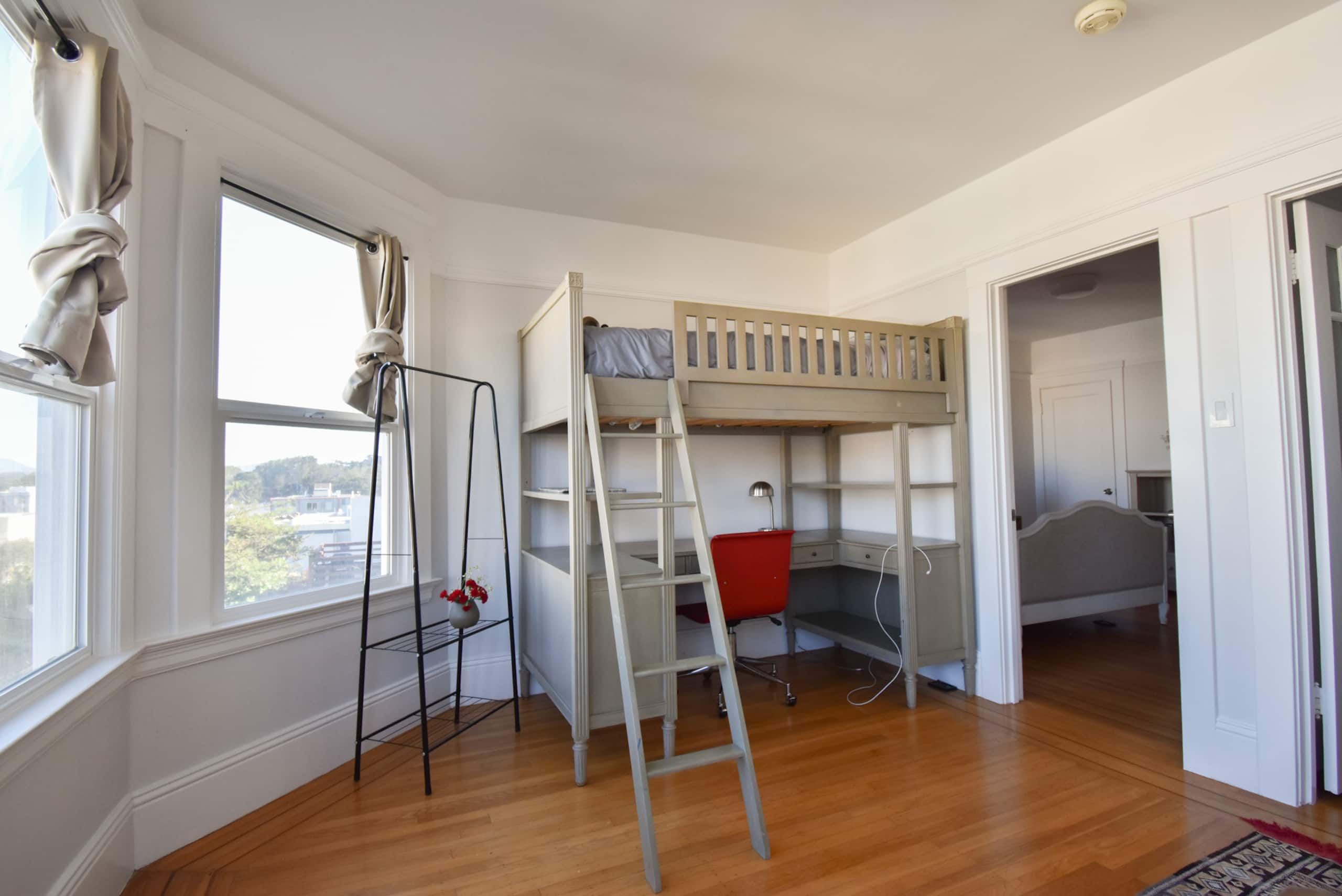 Home in San Francisco · ★4.77 · 4 bedrooms · 8 beds · 2.5 baths - Image 25