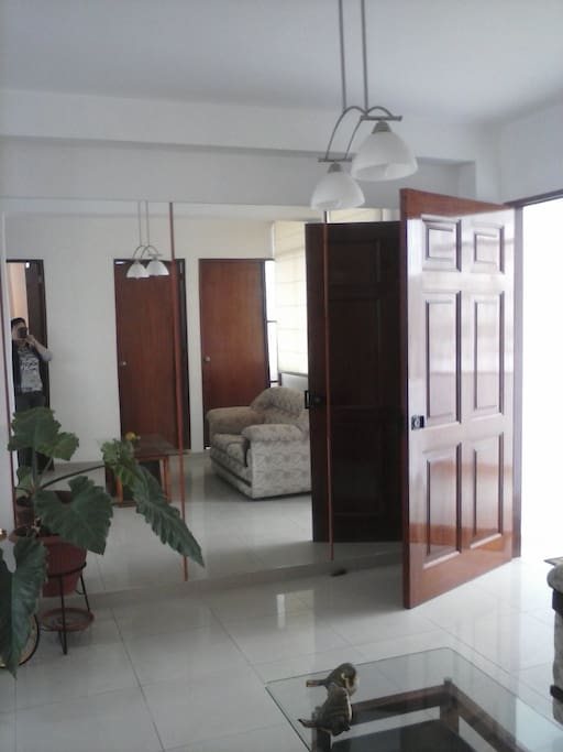 Entrada y sala