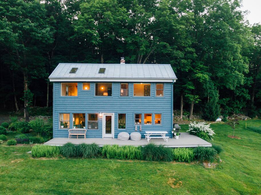 The Olive Outpost 3 Bedrooms in the Catskills Houses for Rent in