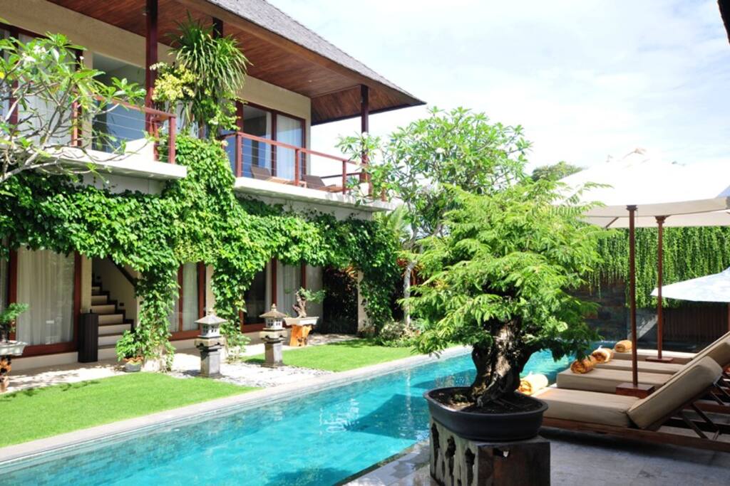 5 BR, Sleeps 10, 250mtr from beach