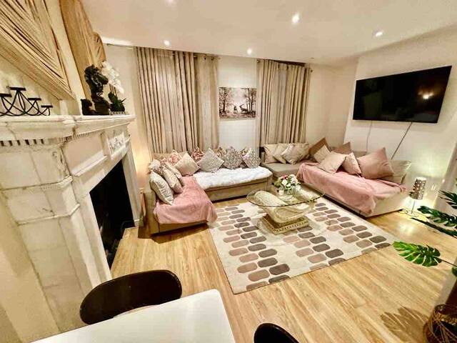 H1 Stunning large Apartment by Piccadilly Circus! gallery image 3