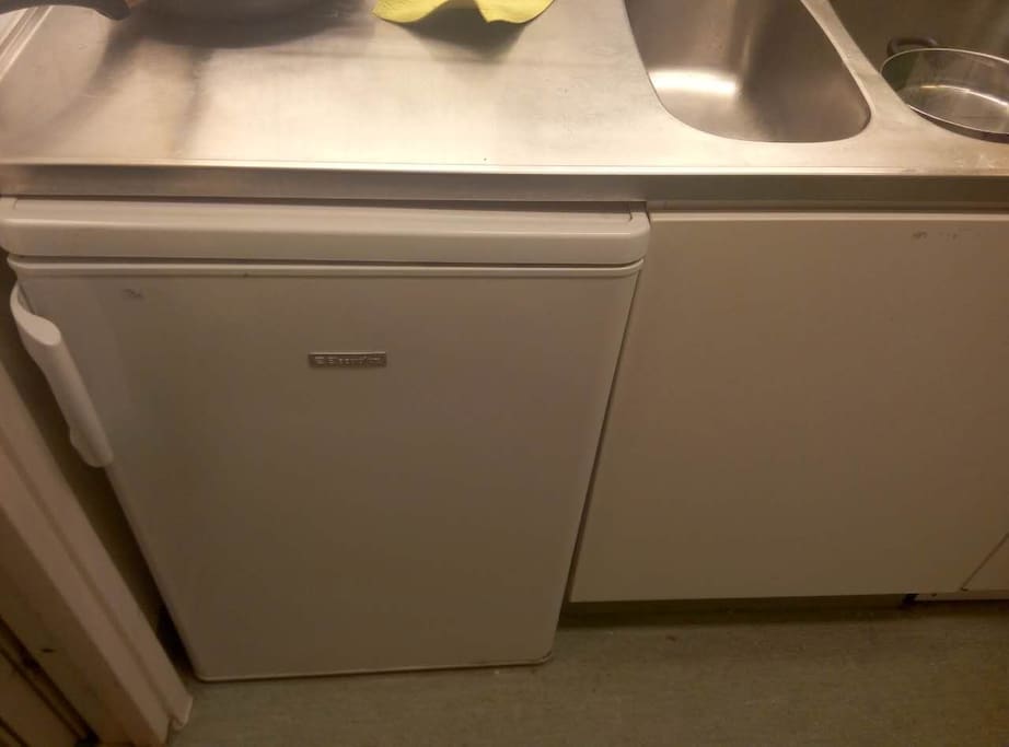 kitchen-refrigerator