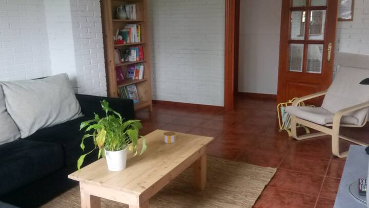 Planta Baja Con Gran Jardín, Rodeado De Naturaleza - Cabezón de la Sal