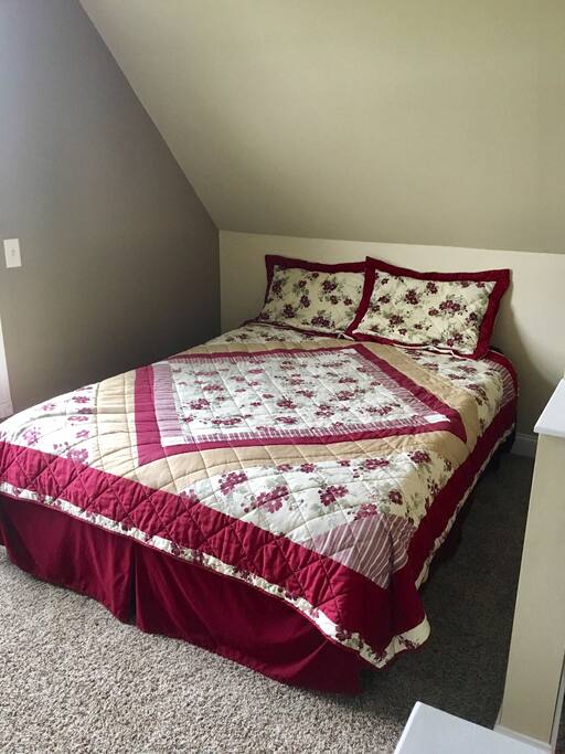 Upstairs Studio Queen Bed