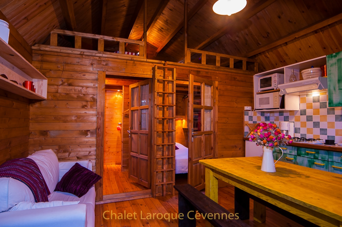 Sala de estar con sofá cama