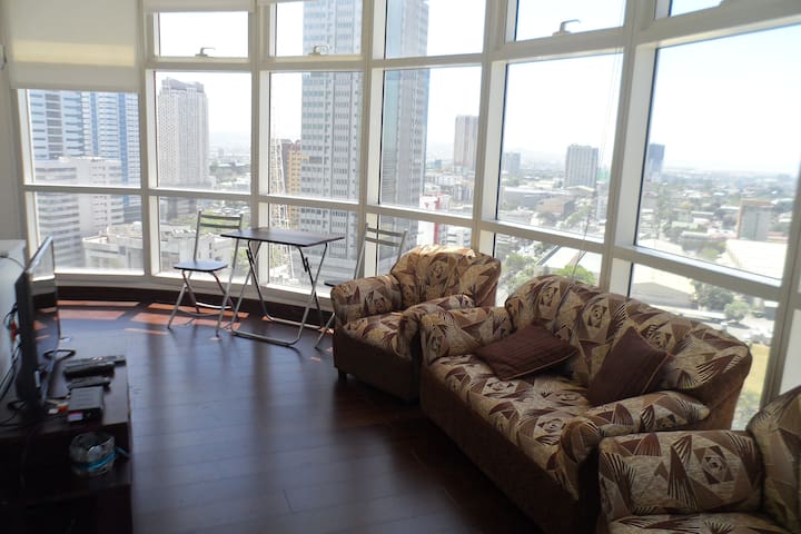 Condo unit with panoramic view