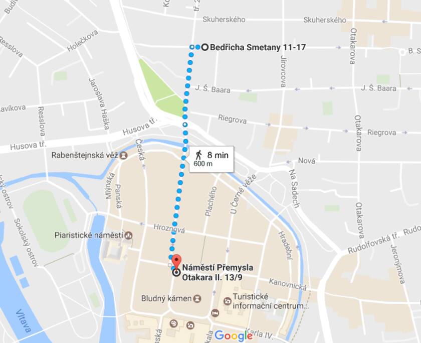 The room is under 8 minutes WALKING from the Main Square