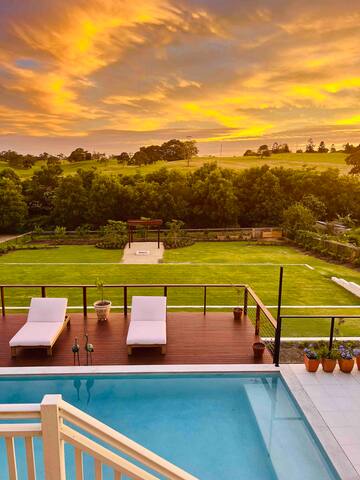 The Easton. Maleny Hinterland Retreat gallery image 3