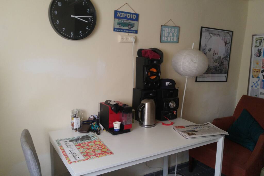 stereo espresso machine and a boiling kettle