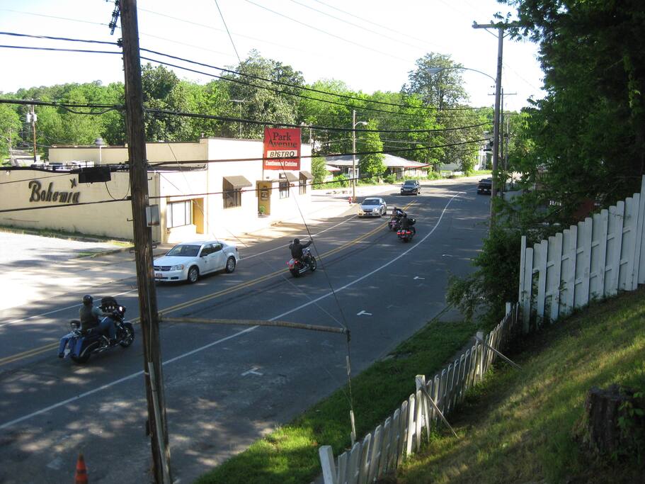 OVER LOOKING PARK AVE