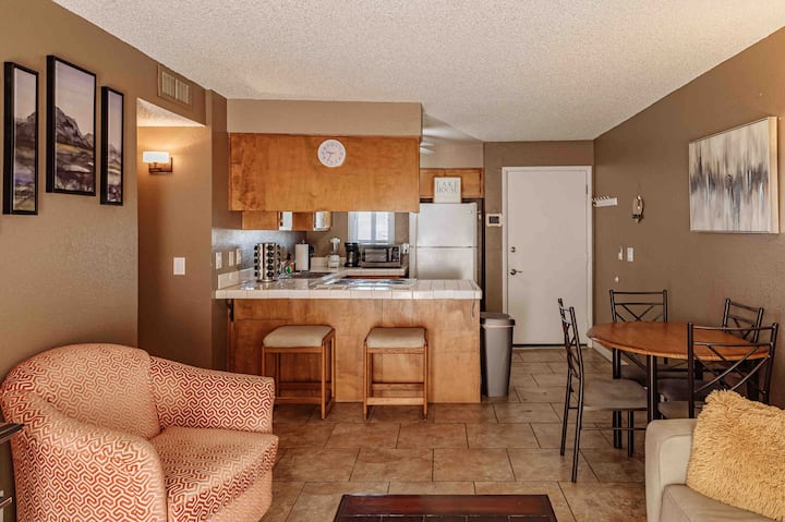 Lake Retreat W/ Pool & Spa - Lake Havasu City, AZ