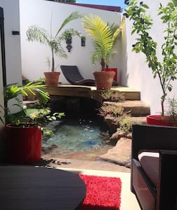 Get 1 chambre longue plage Free