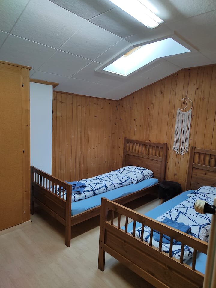 غرفة النوم 2