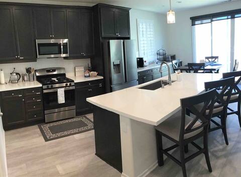 NEW Luxury Modern Family Home 3BD 3Bath