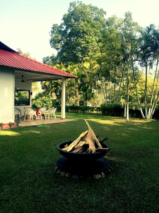The backyard is a great place to unwind. With a fire pit, a sit out and gazebo, this place has witnessed some great memories. We can always organize a barbeque or a nice bonfire on cold winter nights.