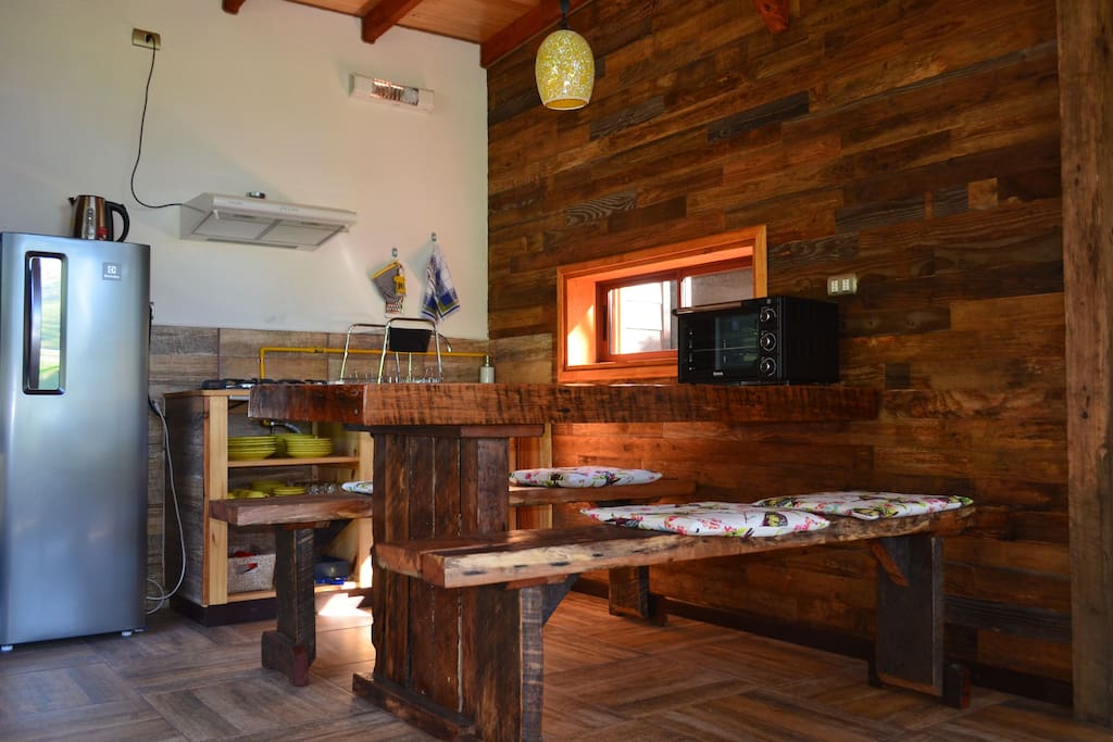 Cocina y comedor.