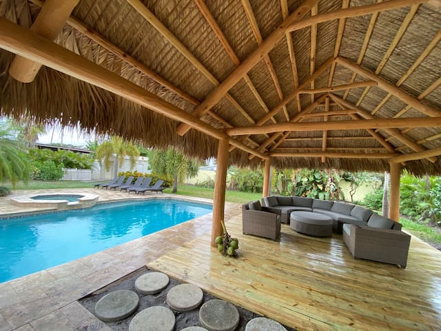 Paradise Resort, With Pool, Mile away from beach