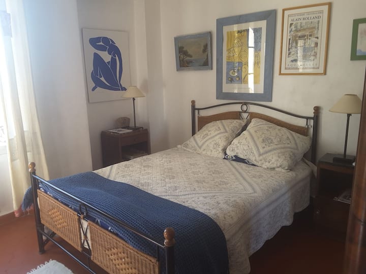 Dormitorio principal con baño y hermosas vistas