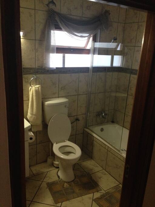 Bathroom with Shower/Bathtub Combo