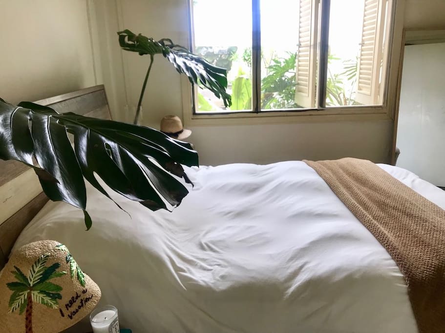 Spacious bedroom with rare 3m ceiling height