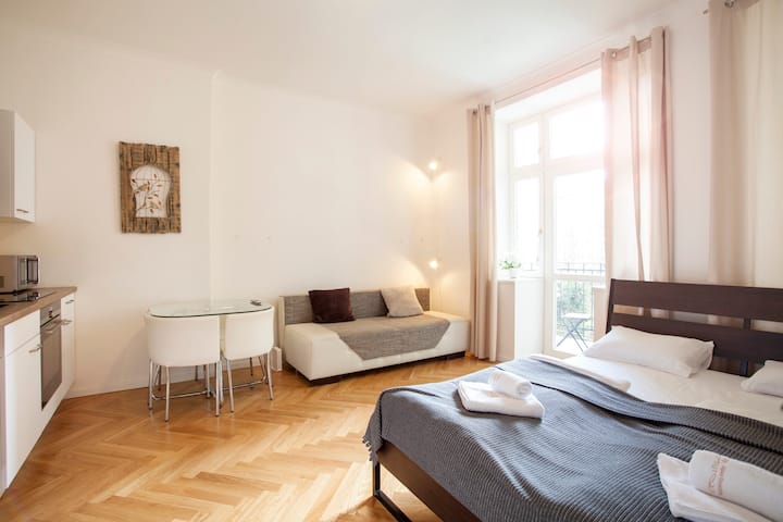 Friendly Apartments In Prague + Balcony #212 - Praga