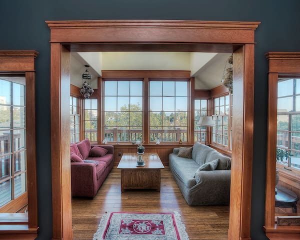 Bright House with Amazing Sunroom