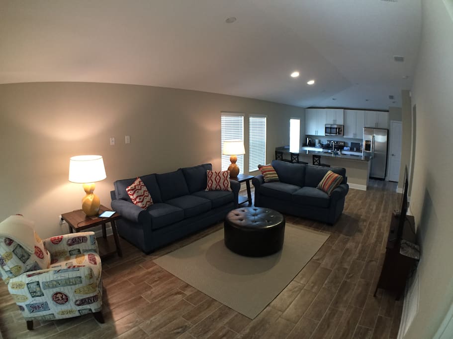 Spacious living room