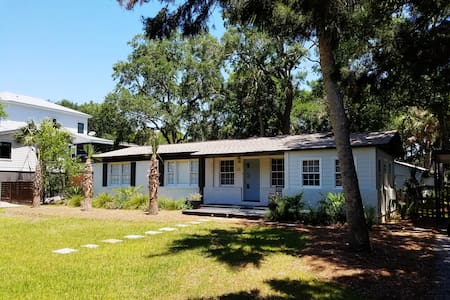 Island Pearl (3 Blocks to beach)