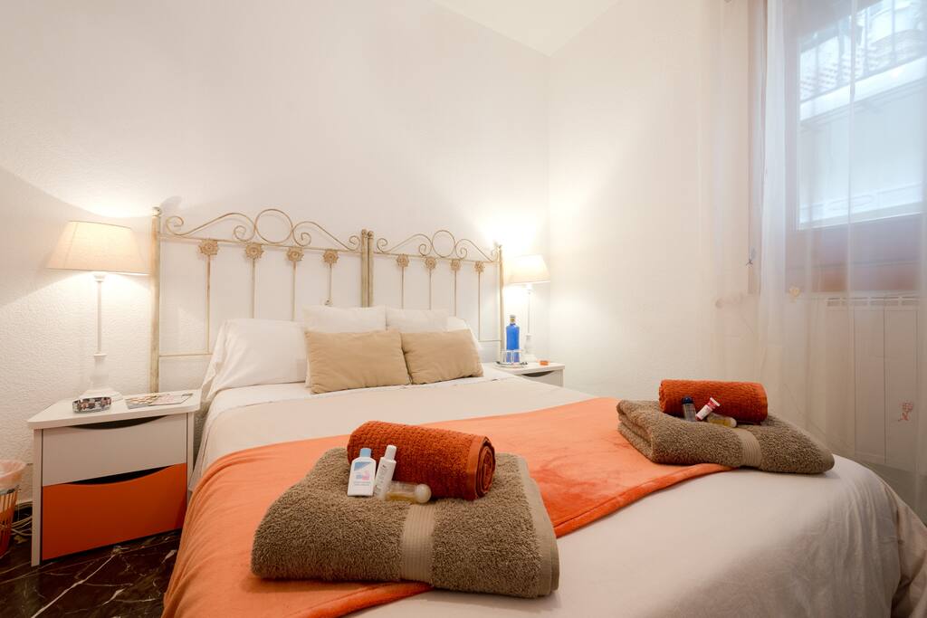 Habitación doble privada con wifi y desayuno incluido