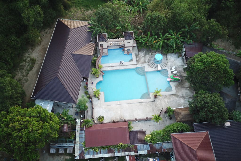 Bella Inn Entire Villa (16 pax but sleeps 26) Resorts for Rent in