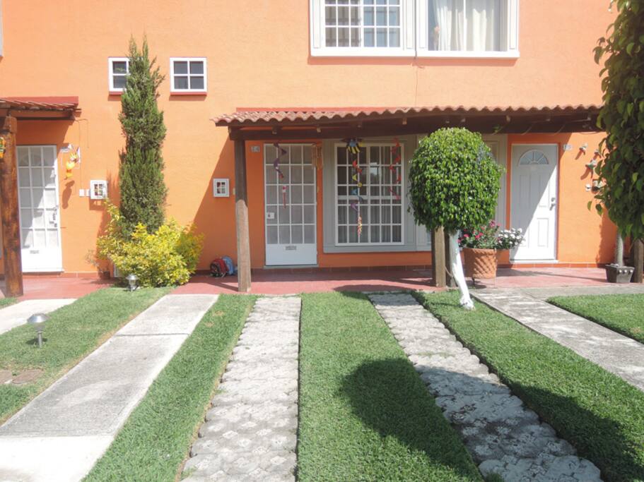 Estacionamiento para 2 autos.