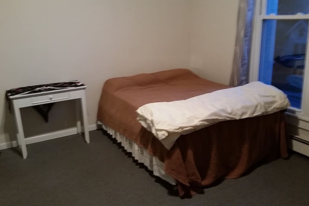 The bed is a double, with a memoryfoam topper