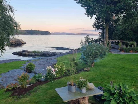 Successful Airbnb property: Great apartment with private beach and lovely views in Tysvær