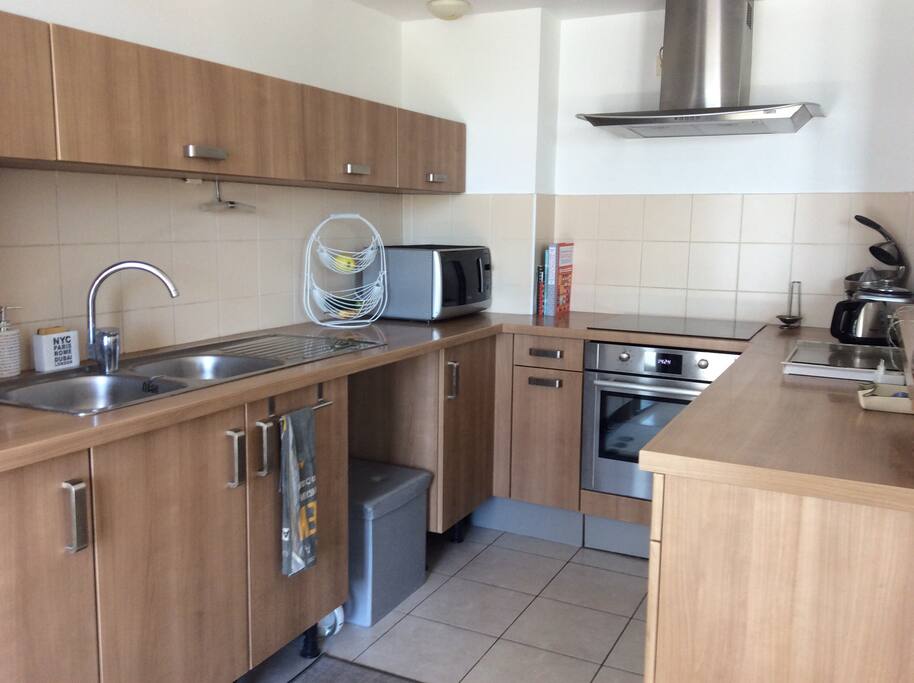 Cuisine bien équipée - kitchen fully furnished
